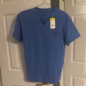 FIGS Men’s Leon Scrub Top